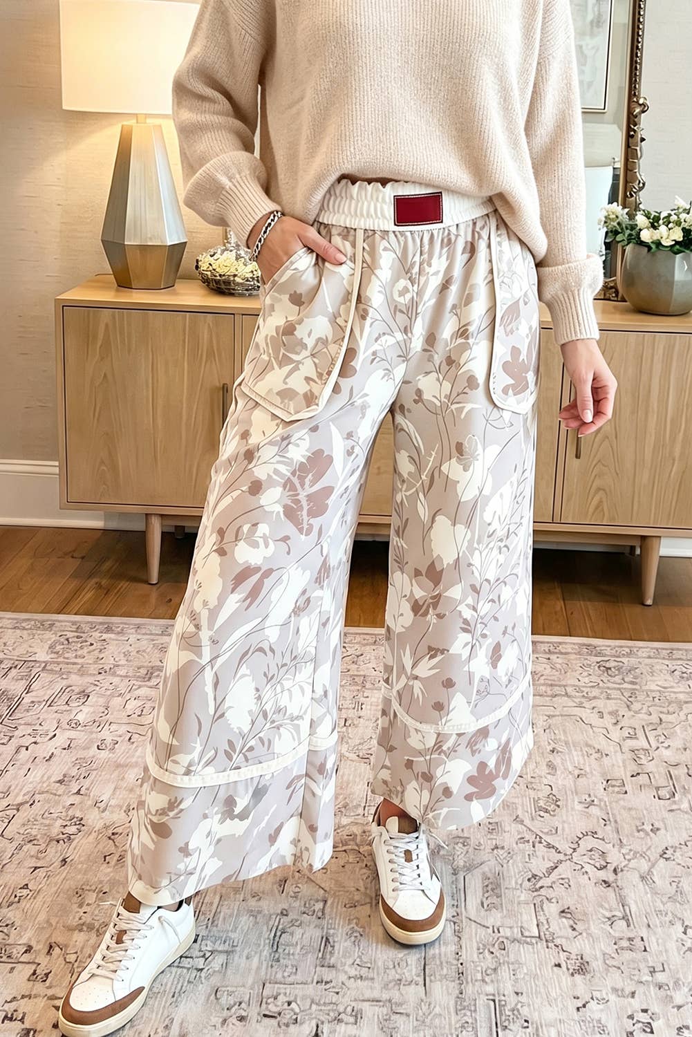 66 Floral Plus Contrast Trim Elastic Waist Pants (S-4X)