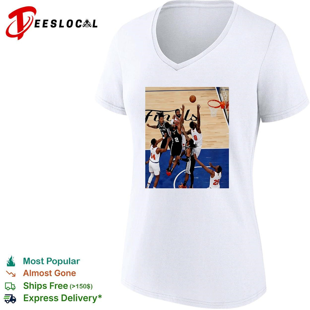 NBA Finals Spurs vs Knicks game action photo Madison Square Garden shirt