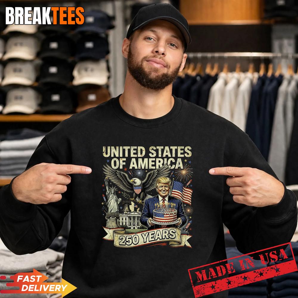Retro 250th Birthday of America 250 Years 4th of July Trump T-Shirt