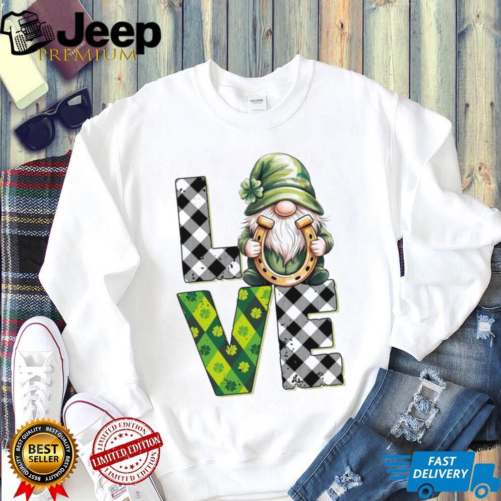 St. Patrick’s Day LOVE Gnome Horseshoe Plaid Clover T Shirt