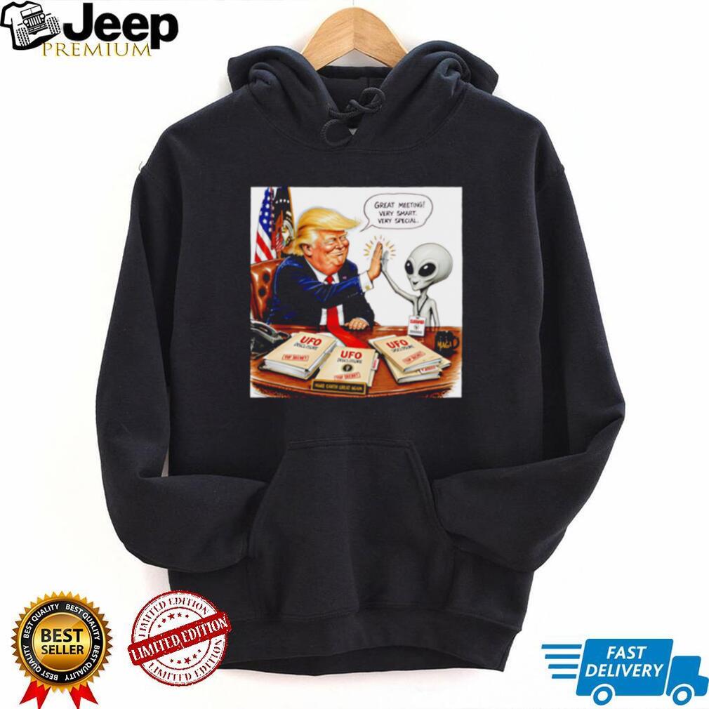 Trump UFO Disclosure Meeting Funny Alien High Five T Shirt
