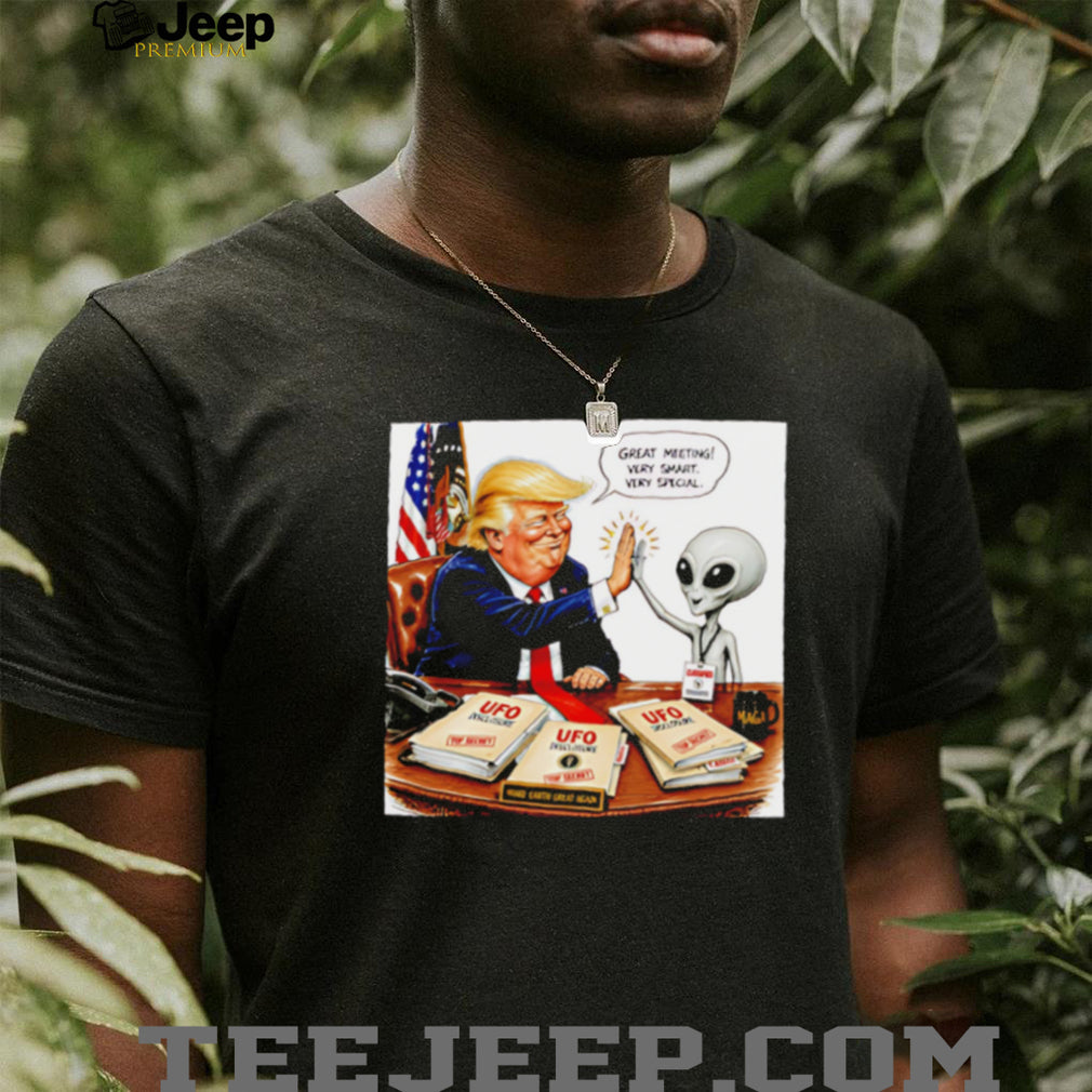 Trump UFO Disclosure Meeting Funny Alien High Five T Shirt
