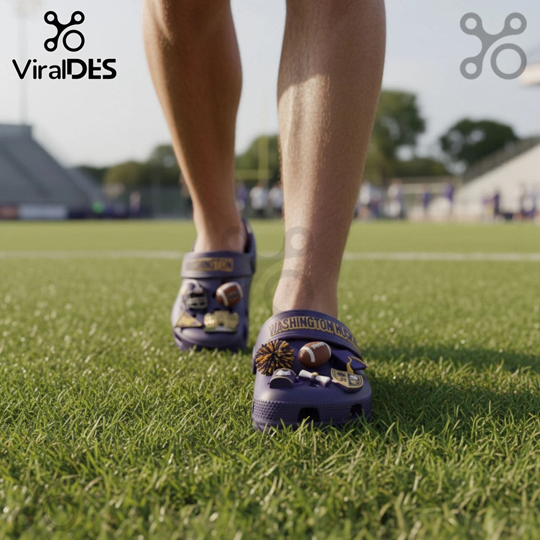 Washington Huskies Crocs With Charms Clogs