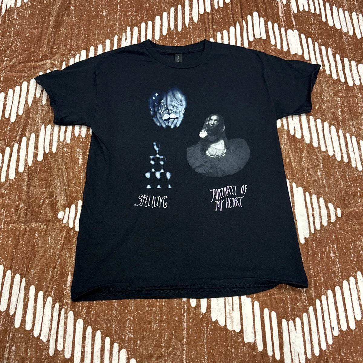 Spelling Portrait of My Heart Art Pop Music Shirt Size Medium