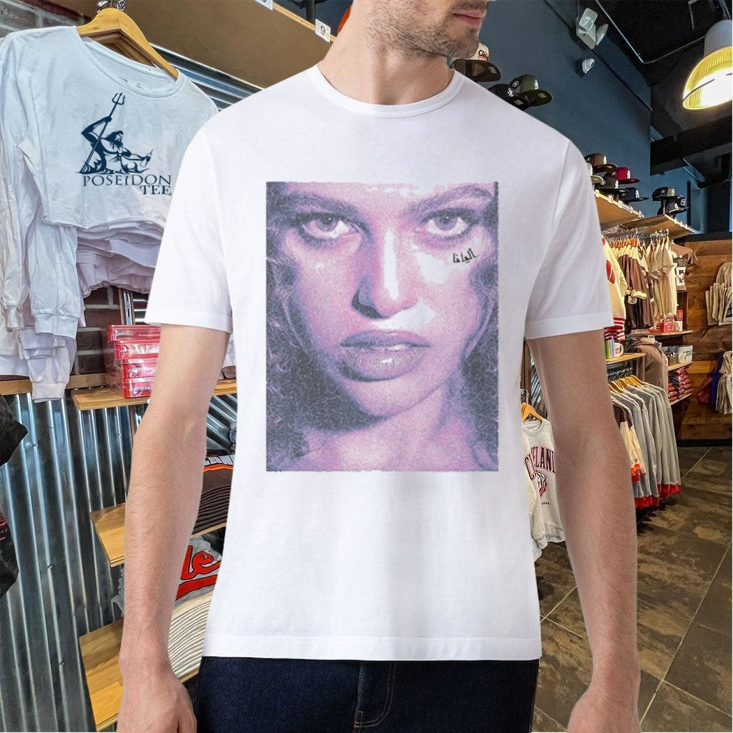 Universal Music Yanna T-shirt