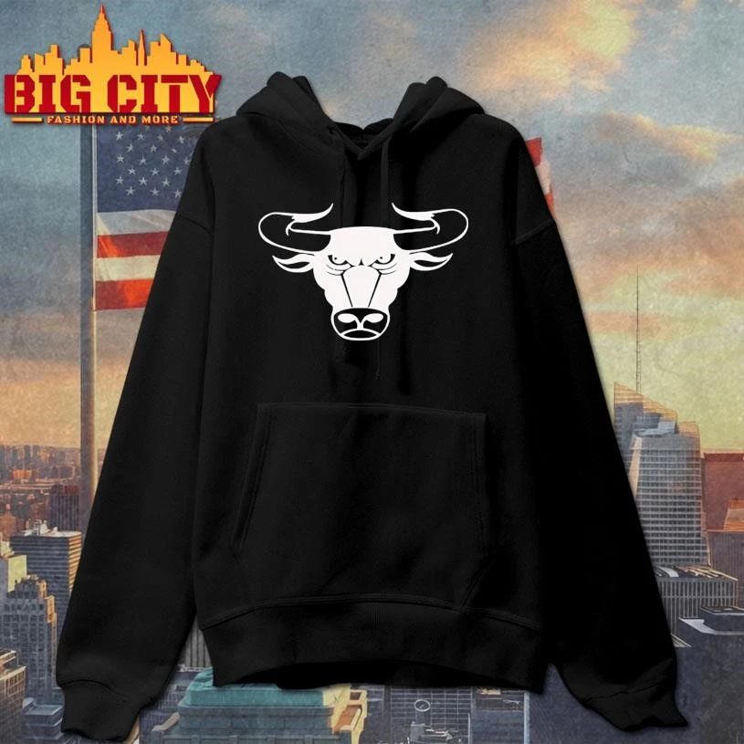 Bulls head graphic shirt